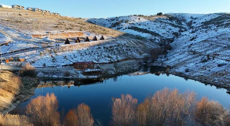 İki fotoğraf da aynı gün çekildi! Bir tarafta kuraklık, diğer taraf karla kaplı