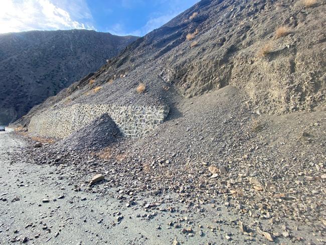 Bildiğiniz tüm yolları unutun: Öyle virajlar var ki küçük araçlar dönemiyor