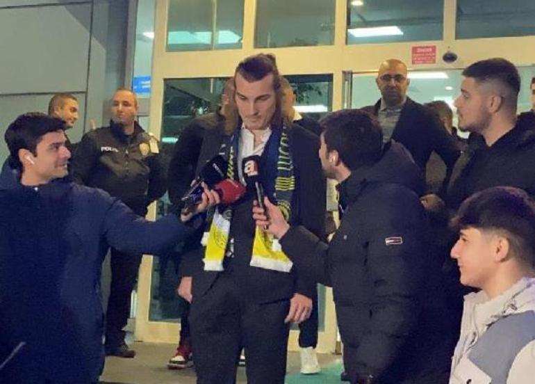 SON DAKİKA | Fenerbahçe'nin yeni transferi Çağlar Söyüncü, İstanbul'a geldi!