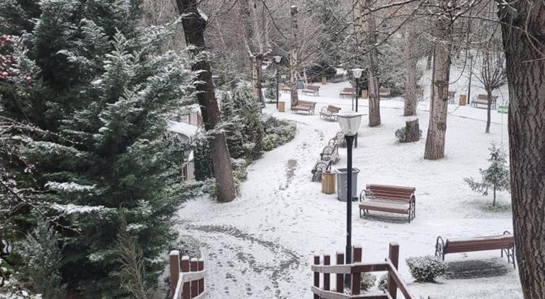 Son dakika... Meteoroloji’den yeniden kar alarmı! Başkentliler yeni güne karla uyandı: İstanbul, Bolu, İzmir…