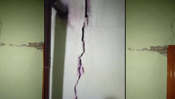 Hakkari’de deprem: 28 ev ve 1 ahırda çatlaklar