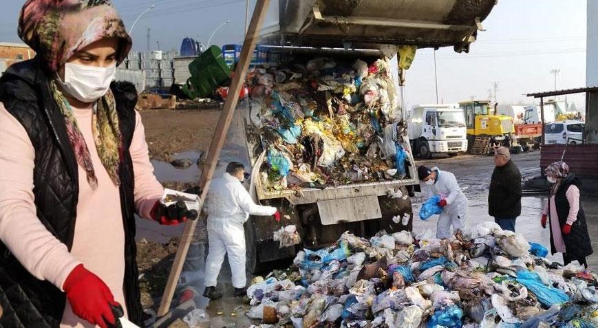 Tüm servetini dalgınlıkla çöpe attı! Saatlerce altın aradılar