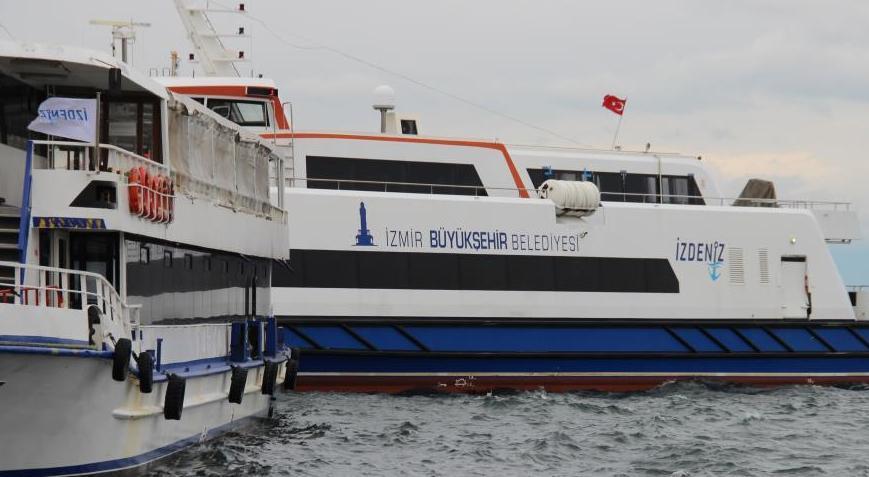 Yer: İzmir! Deniz ulaşımına fırtına engeli