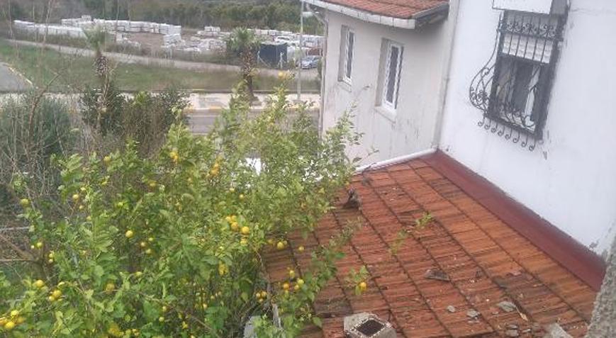 İzmir’de şiddetli fırtına! Eğitime 3 gün ara verildi