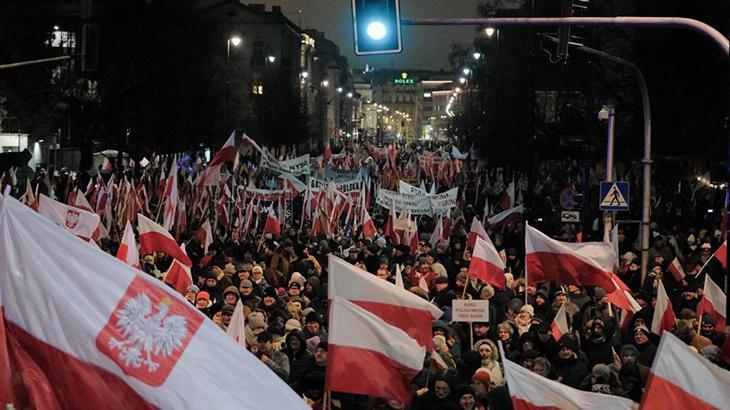Polonya’da eski İçişleri Bakanı ve yardımcısı tutuklandı, muhalefet sokağa indi