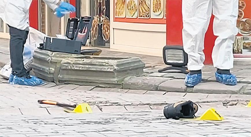 Arkadaşının başını kesip balkondan attı