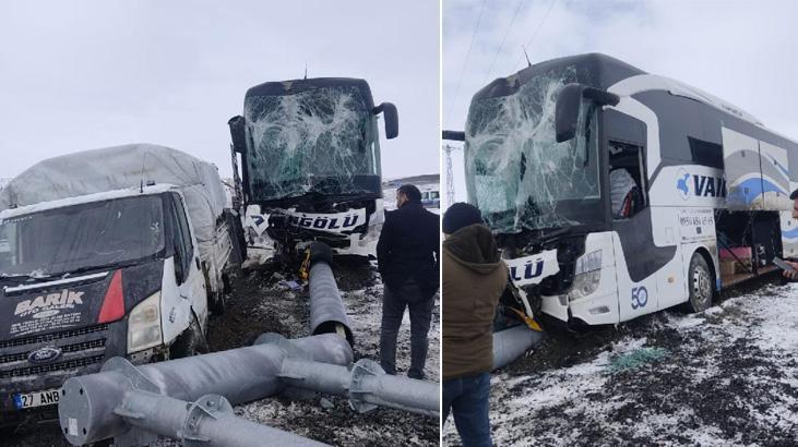 Ağrı’da yolcu otobüsü, kamyonete çarptı