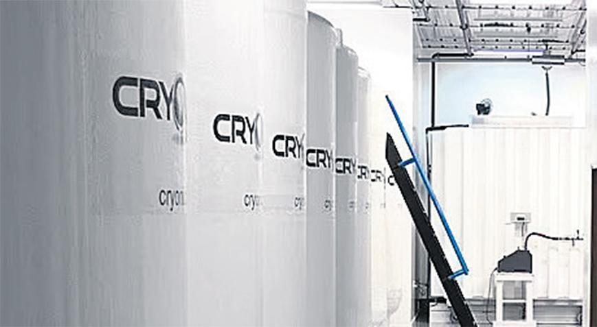 1975 kişi bedenini dondurdu