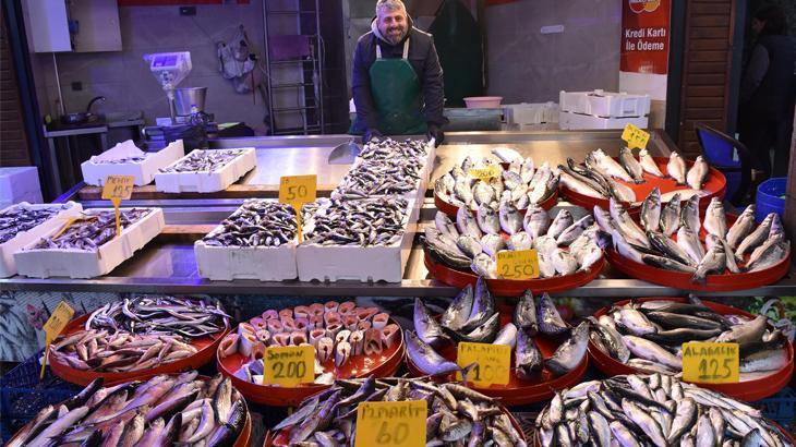 Fırtına ve soğuk hava hamsi fiyatlarını yükseltti