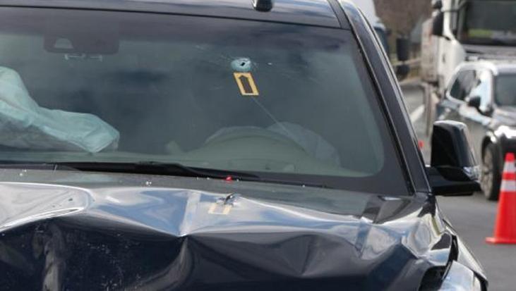 İstanbul’da iş adamının aracına saldırı! Motosikletten kurşun yağdırıldı