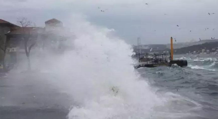Çanakkale’de deniz ulaşımına fırtına engeli