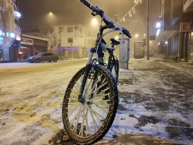 Bir kent buz tuttu! Termometre eksi 32'yi gördü, araçlar çalışmadı