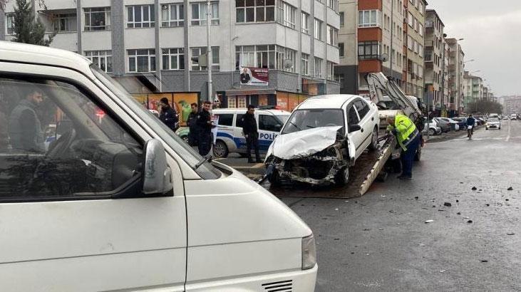 Kayseri'de kaza! Savrulan araç yayaya çarptı