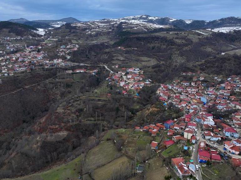 900 nüfuslu köy, ikiye ayrıldı! Eşyalarını toplayan kaçtı