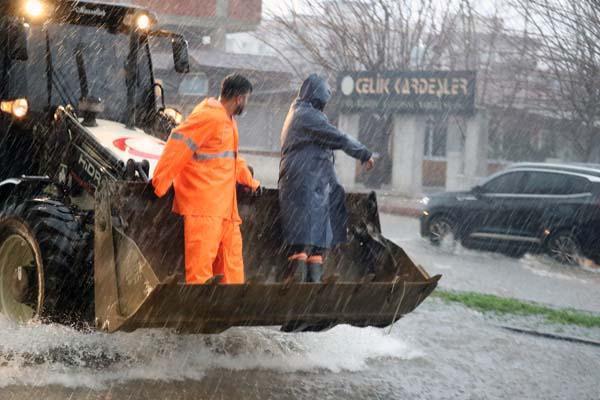 Son dakika! Antalya'dan acı haber! Bir kişinin cansız bedeni otomobilde bulundu