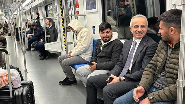 Bakan Uraloğlu, Gayrettepe-Kağıthane Metro Hattı’nı kullandı