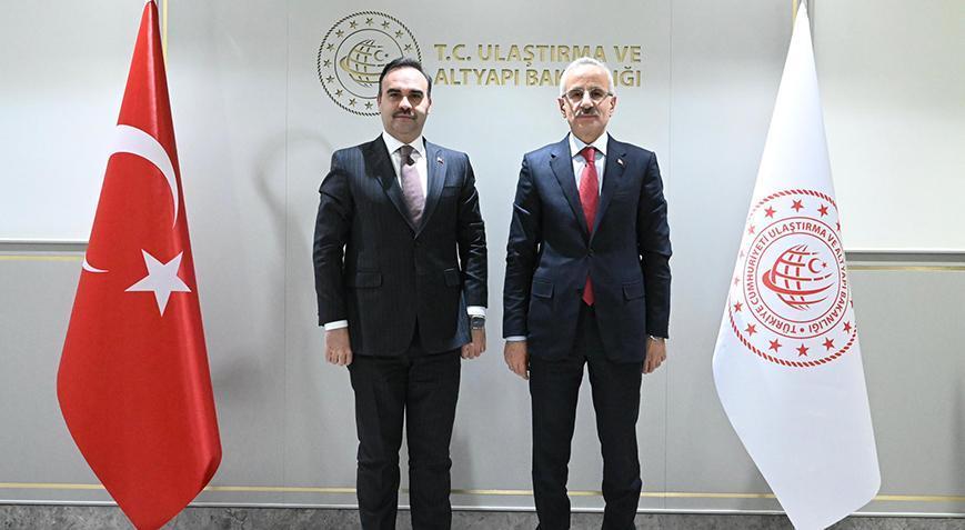 Bakan Uraloğlu ile Bakan Kacır görüştü! ‘Havada, karada, denizde, uzayda, siber dünyada’