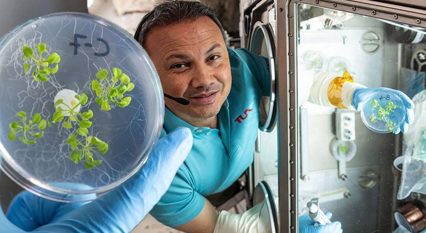 Alper Gezeravcı, yaptığı deneylerinden fotoğraflar paylaştı