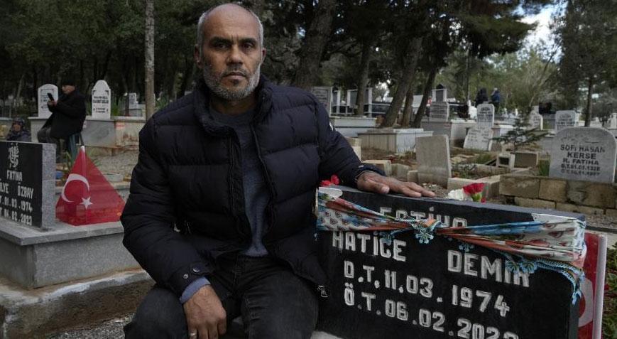 3 çocuğunu ve eşi gözünün önünde vefat etti! Her gün iki kez mezarlığa gidiyor