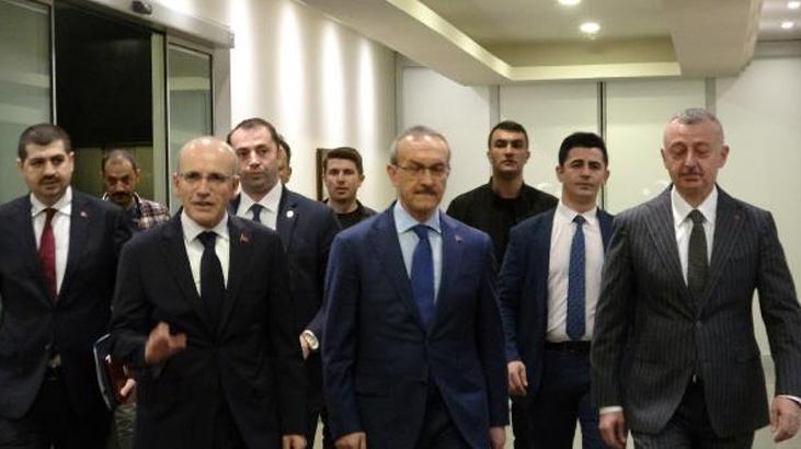 Bakan Şimşek’in Kocaeli’deki temasları sürüyor! İş insanları ile bir araya geldi