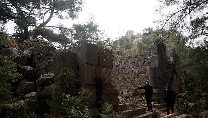 ‘Dedektörlü’ talan! ‘Arkeolojiye sıkılmış bir kurşun’