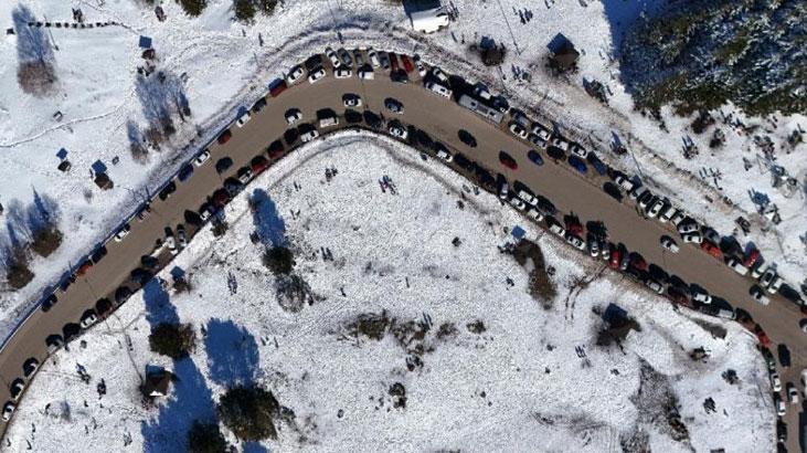 Hava sıcaklığı eksi 4! Kayak pistlerine ve piknik alanlarına akın ettiler