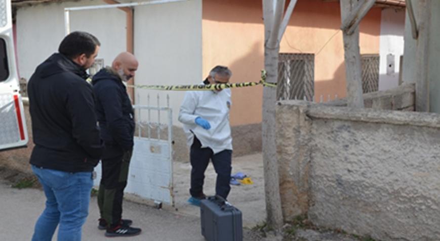 Konya’da sır cinayet! Evinde satırla öldürüldü