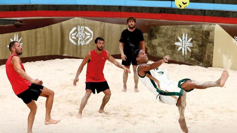 Survivor All Star'da adaya veda eden isim belli oldu! Ronaldinho futboluyla izleyicileri hayran bıraktı