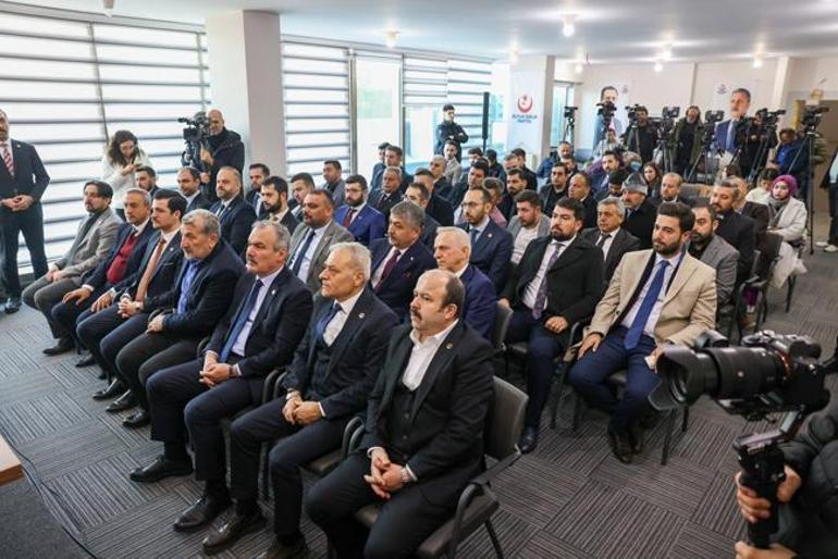 AK Parti Ankara adayı Turgut Altınok'tan çakarlı araba açıklaması