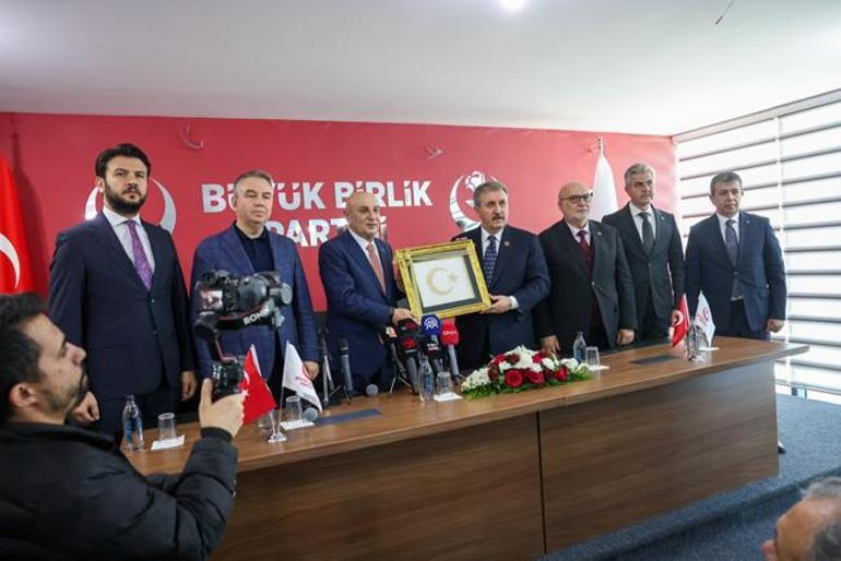 AK Parti Ankara adayı Turgut Altınok'tan çakarlı araba açıklaması