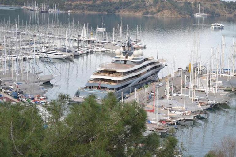 Dünyanın en zengin iş insanlarından birinin yatı Fethiye'de! İçinde yok yok