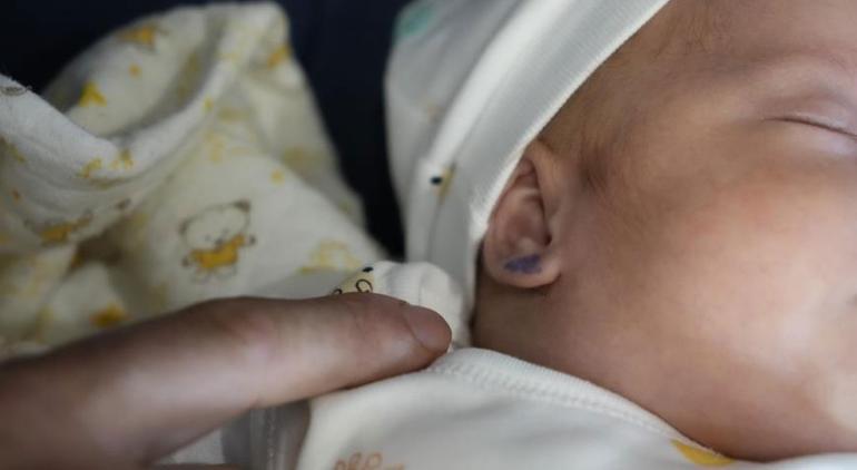 Tıpta nadir görülen durum onların başına geldi! ‘1 bebek diye yola çıktık her kontrolde sayı arttı’