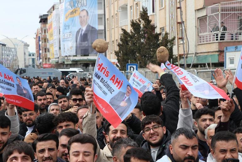 'Ben buranın yerli patatesiyim'! Belediye başkan adayı vaatlerini sıraladı