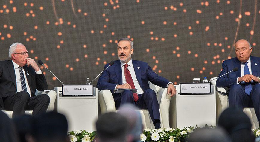 Bakan Fidan: İsrail’in savaş suçları arasında soykırım var