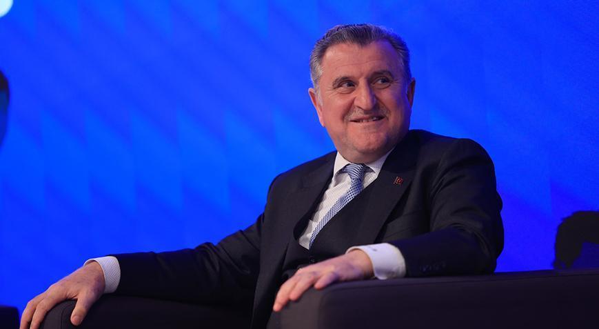 Bakan Bak ‘Spor Söyleşisi’ programında gençlerle bir araya geldi