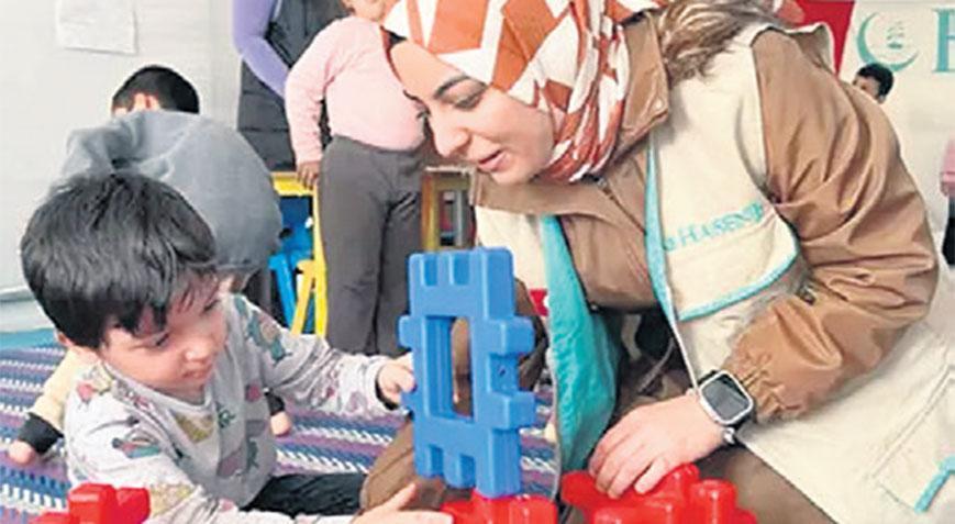 Konteyner kentin gönüllü öğretmeni