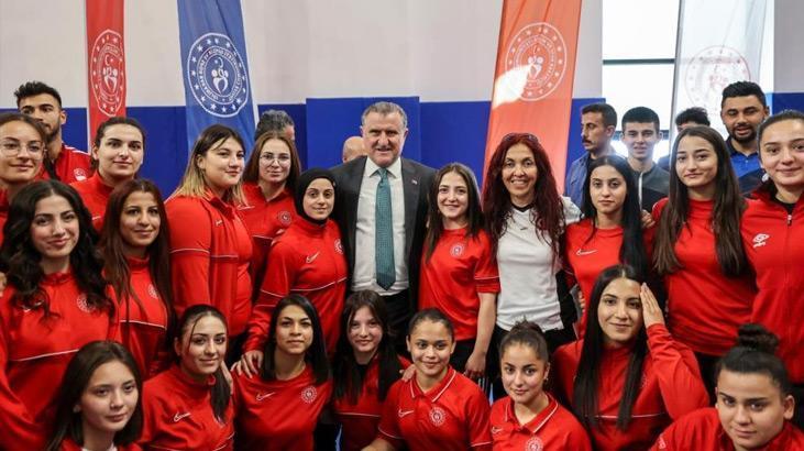 ‘Antrenörlük eğitimini bilimsel esaslara göre yapıyoruz’