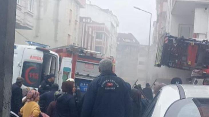 Yangında mahsur kalan 2 çocuk kurtarıldı