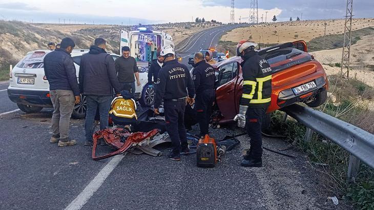 Şanlıurfa’da 2 otomobil kafa kafaya çarpıştı: 1 ölü, 2 yaralı