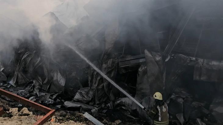 Arnavutköy’de korkutan yangın! Dumanlar gökyüzünü kapladı