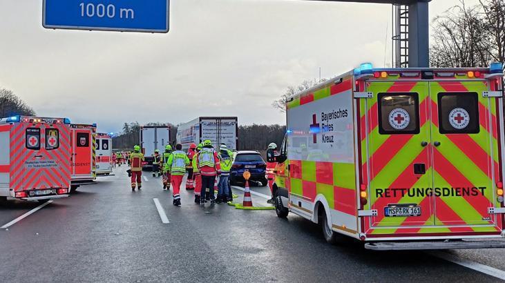 Almanya’da 40 aracın karıştığı zincirleme kaza: İki ölü