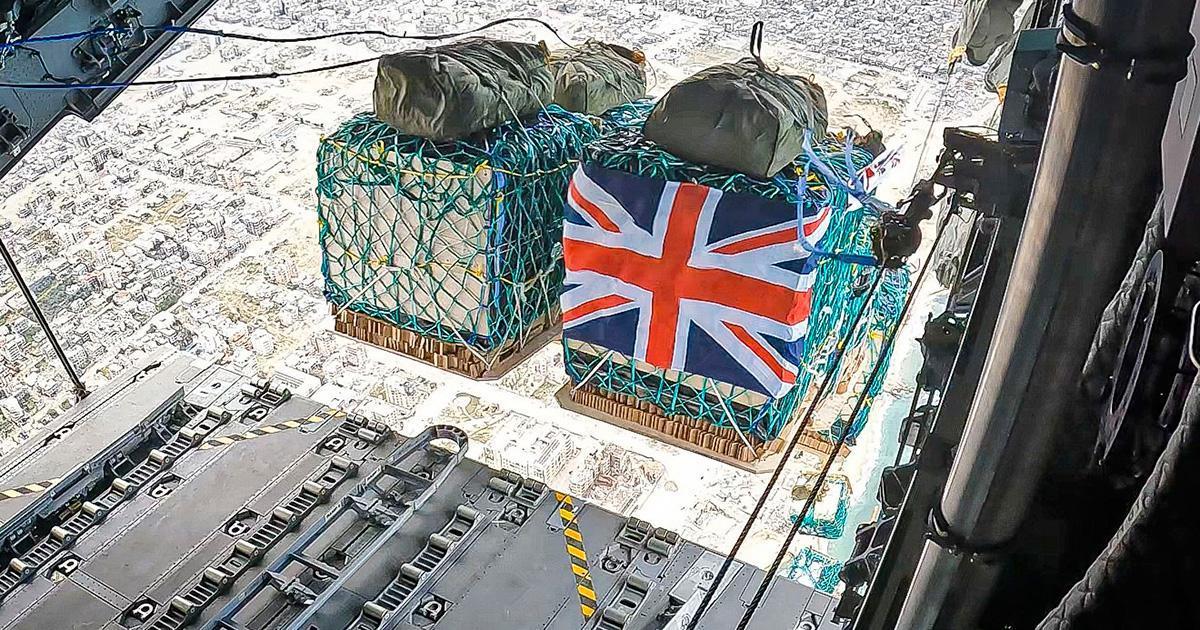 İngiltere’den bir ilk: Gazze’ye havadan yardım indirildi