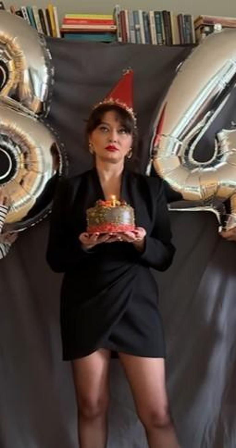 Nurgül Yeşilçay 48 yaşına girdi! Yeni yaş paylaşımıyla kırdı geçirdi