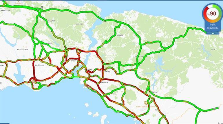 İstanbul'da cuma ve yağmur trafiğii: Yoğunluk yüzde 90'a dayandı