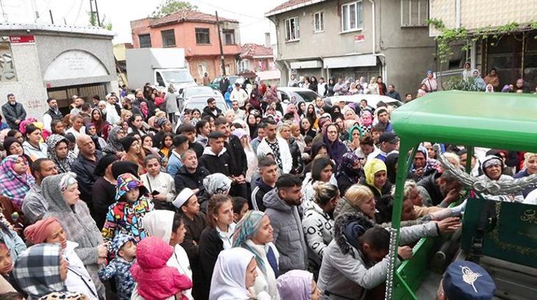 İstanbul'da kan donduran olay! Ada can verirken, 3 yaşındaki oğlu başında bekledi