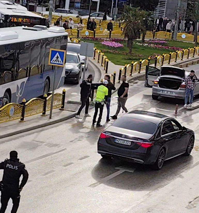 Trafikte kavga eden sürücü bagajdan pompalı tüfek çıkardı