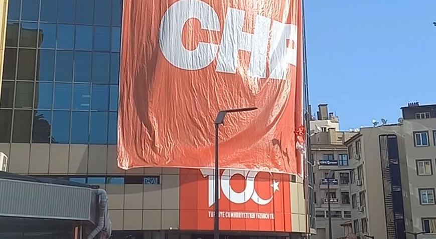 Balıkesir Belediye Başkanı Ahmet Akın: CHP bayrağı asanlar hakkında suç duyurusunda bulunduk