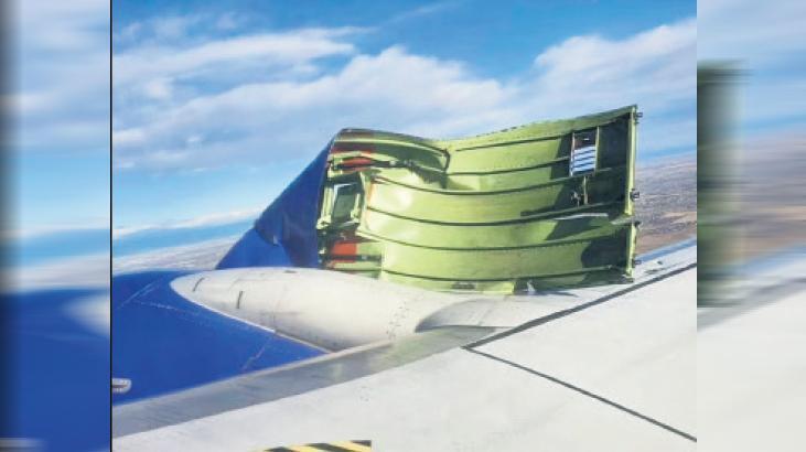 Havada motor kapağı koptu