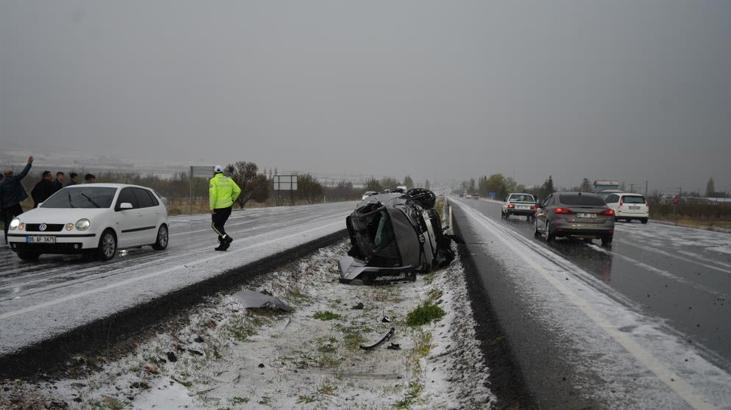 Niğde’de korkunç kaza! 4 araç birbirine girdi