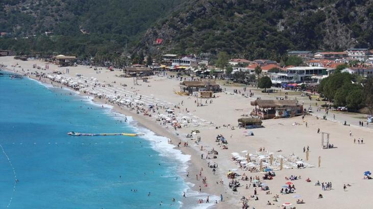 Fethiye Ölüdeniz’e tatilciler akın etti